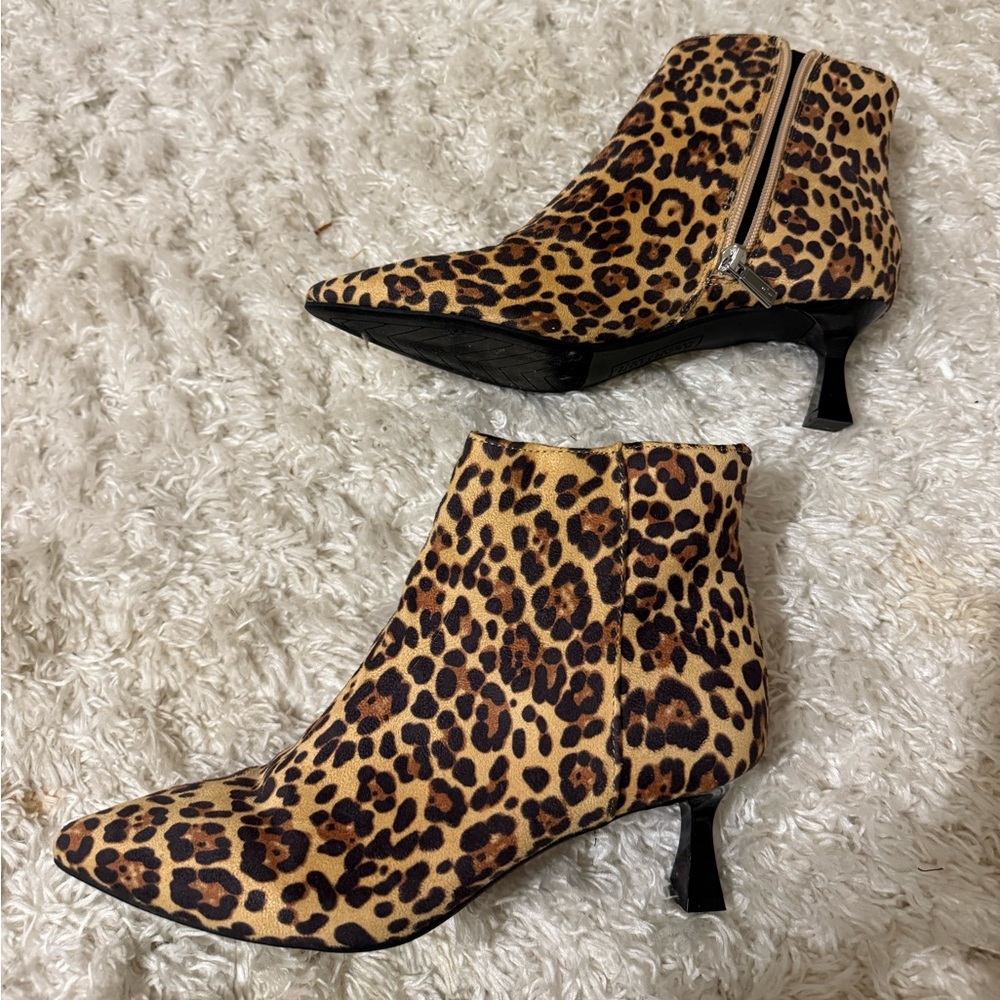 Kenneth Cole cheetah Print Ankle Booties with 1.5” heel size 6.5